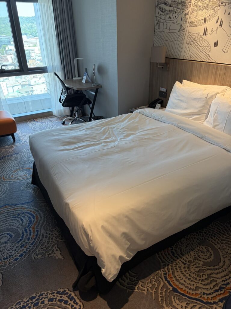 Staying at Holiday Inn Express Seoul Hongdae Near AREX quiet hotel room near hongdae station