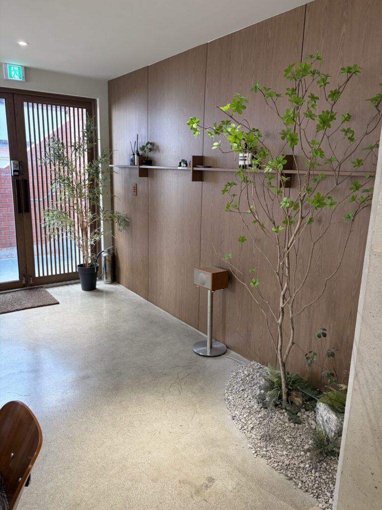 A Quiet Matcha Café in Hongdae | Long Vacation long vacation cafe seoul
