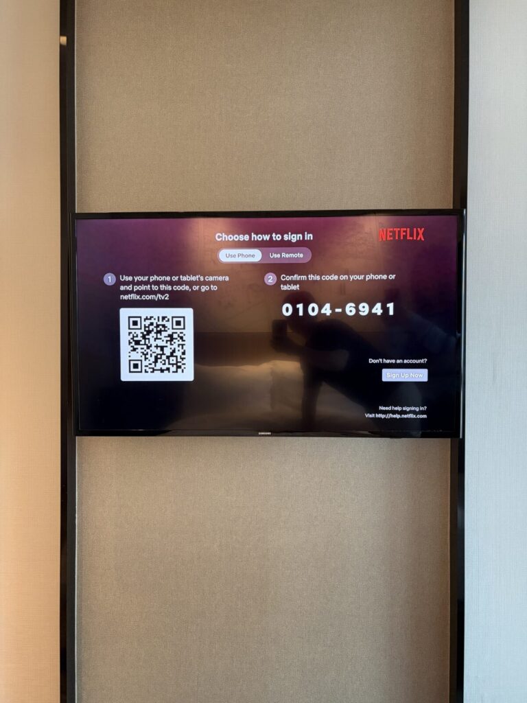 Staying at Holiday Inn Express Seoul Hongdae Near AREX room Netflix