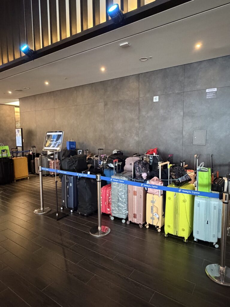 Staying at Holiday Inn Express Seoul Hongdae Near AREX hongdae hotel lobby and luggage storage