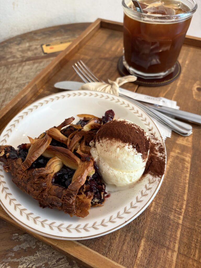 Cozy Hidden Café in Hongdae, Seoul | Malic Coffee malic coffee cherry pie