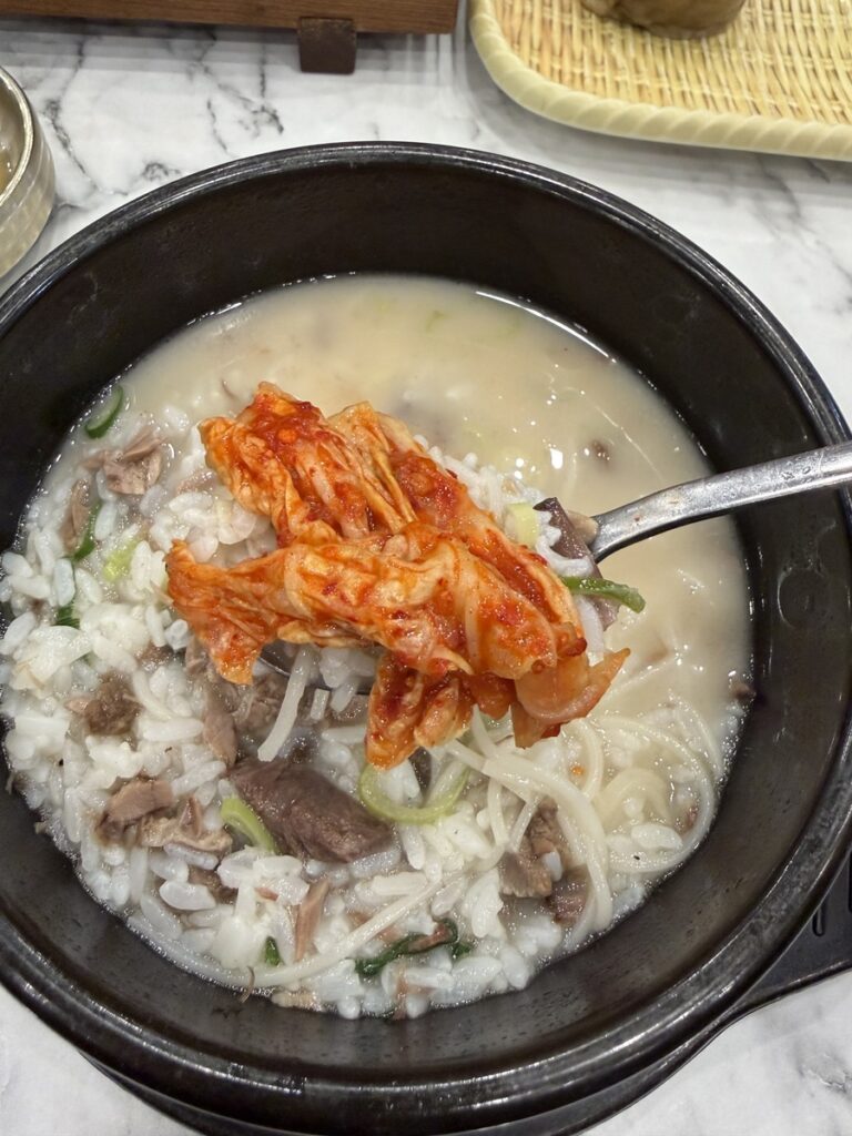 Beyond Gwangjang Market: Hidden Streets and Local Food in Seoul jongno5ga seolleongtang kimchi