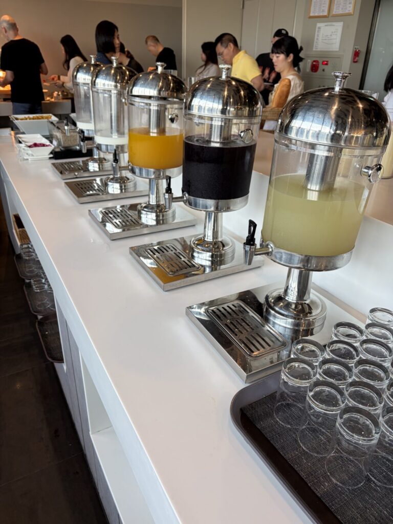 Holiday Inn Express Seoul Hongdae Breakfast Review: My Honest Experience Juice station at the breakfast buffet in Holiday Inn Express Seoul Hongdae