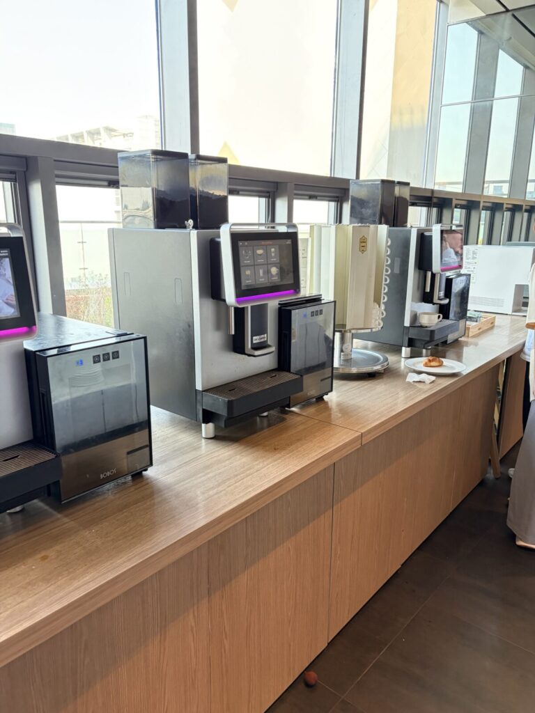 Holiday Inn Express Seoul Hongdae Breakfast Review: My Honest Experience Self-service coffee machine at Holiday Inn Express Seoul Hongdae breakfast area