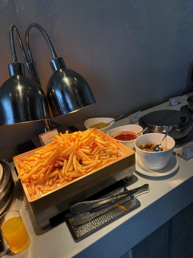 Holiday Inn Express Seoul Hongdae Breakfast Review: My Honest Experience french fries at Holiday Inn Express Seoul Hongdae breakfast
