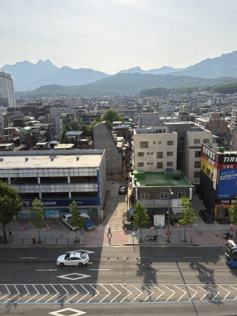 Affordable Hotel Near Banghak Station: Hotel Bay 204 Review Standard Room view