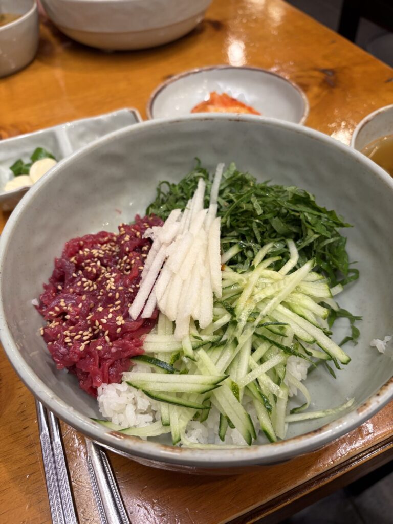 Yukhoe bibimbap