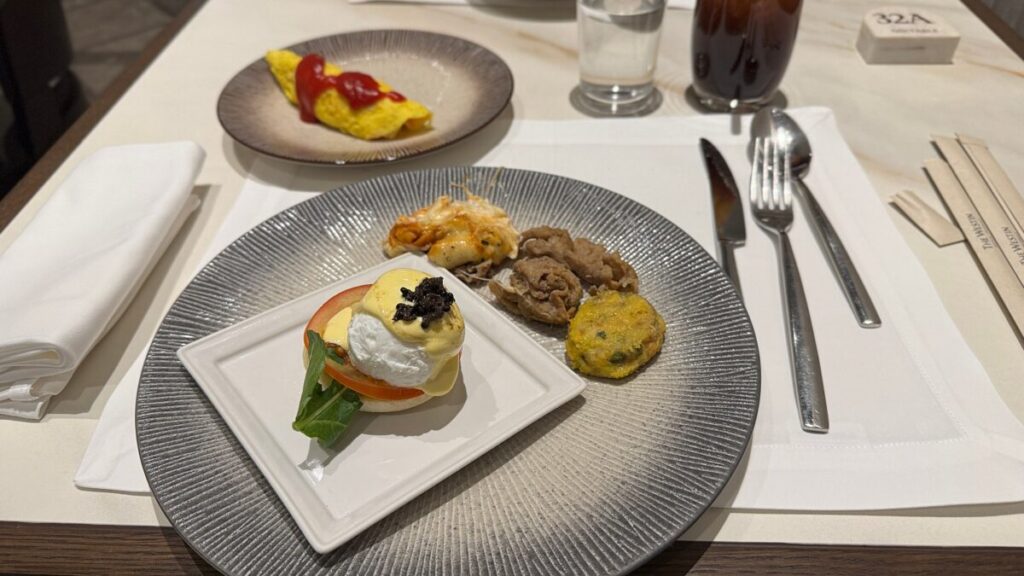 On:Table breakfast buffet